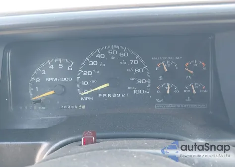 1998 Chevrolet Suburban 1500 z USA, uszkodzony, nr VIN 1GNEC16RXWJ344129